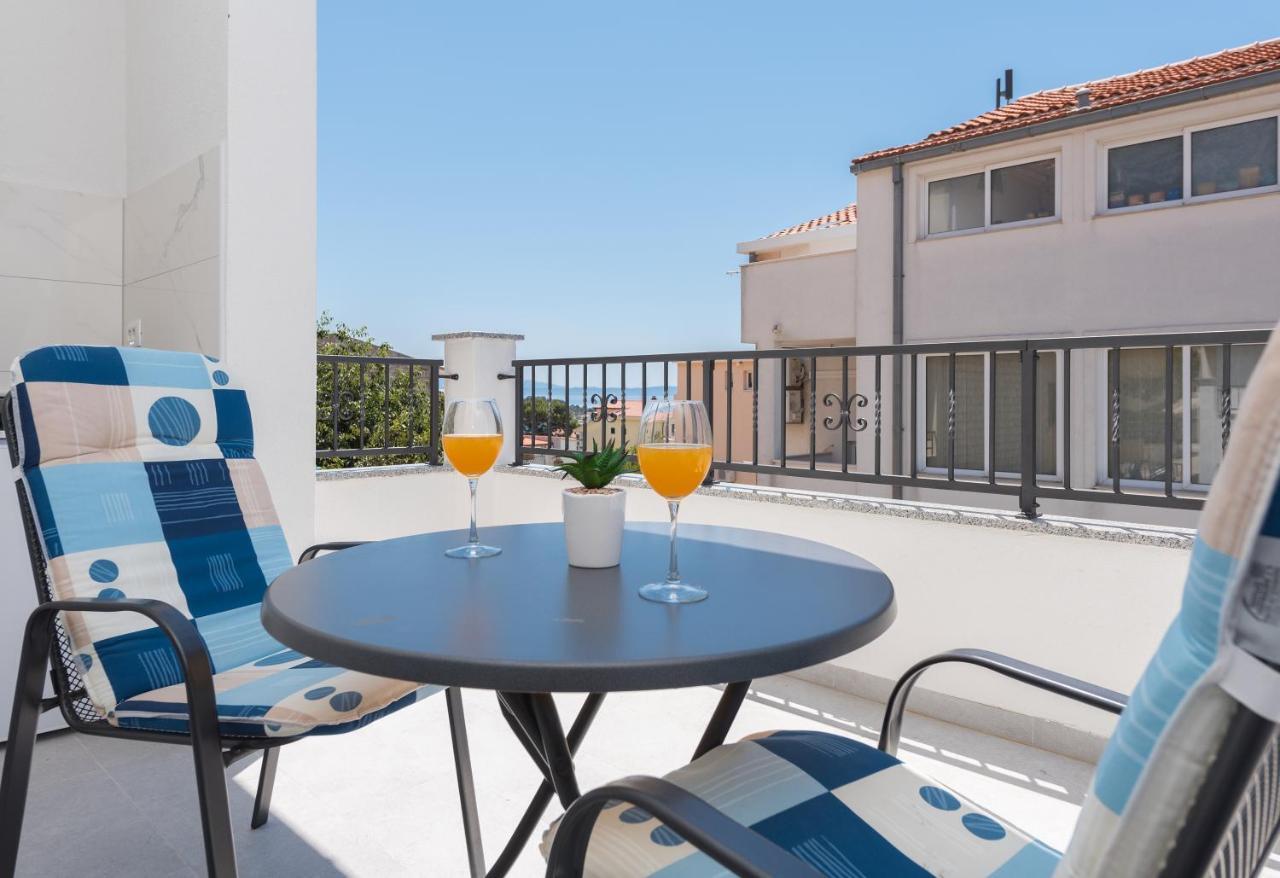 Apartments Petrusic Makarska Bagian luar foto